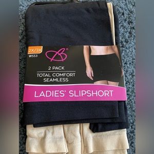 Bobbie Brooks Seamless Ladies Slipshorts 2X/3X, NWT